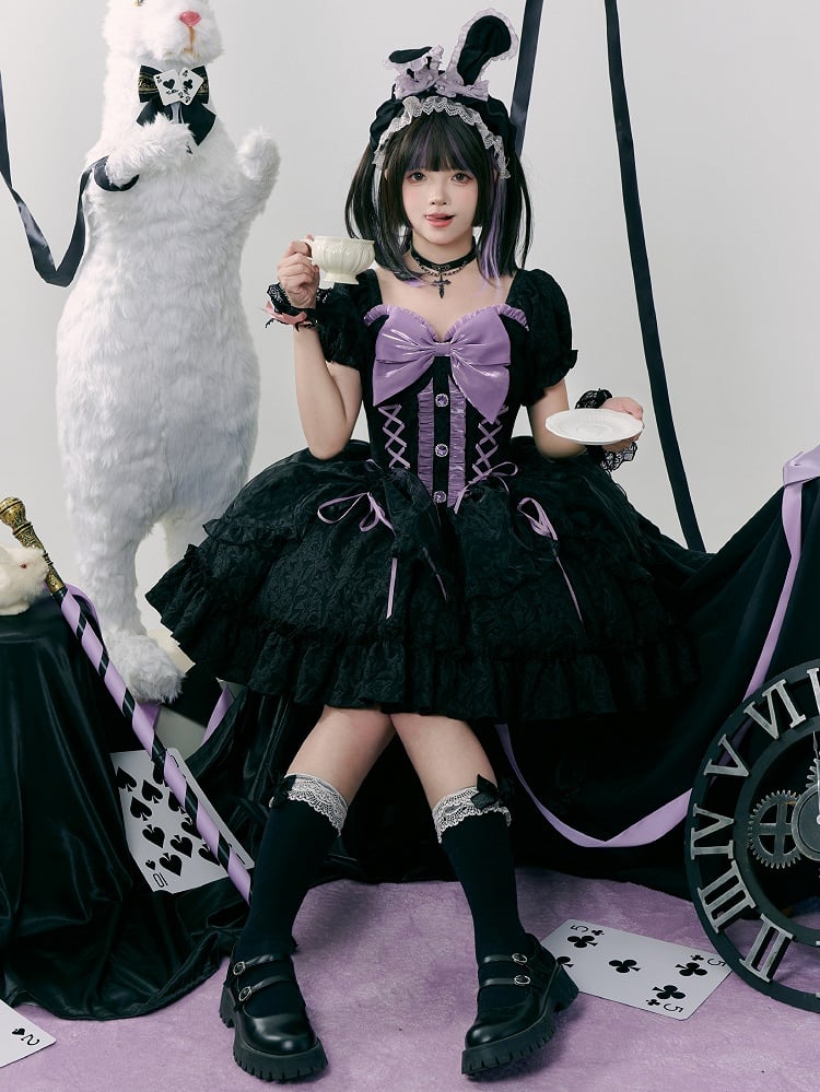 Schwarzes Jacquardkleid mit Schleife und herzförmigem Ausschnitt, Kordelzugrock