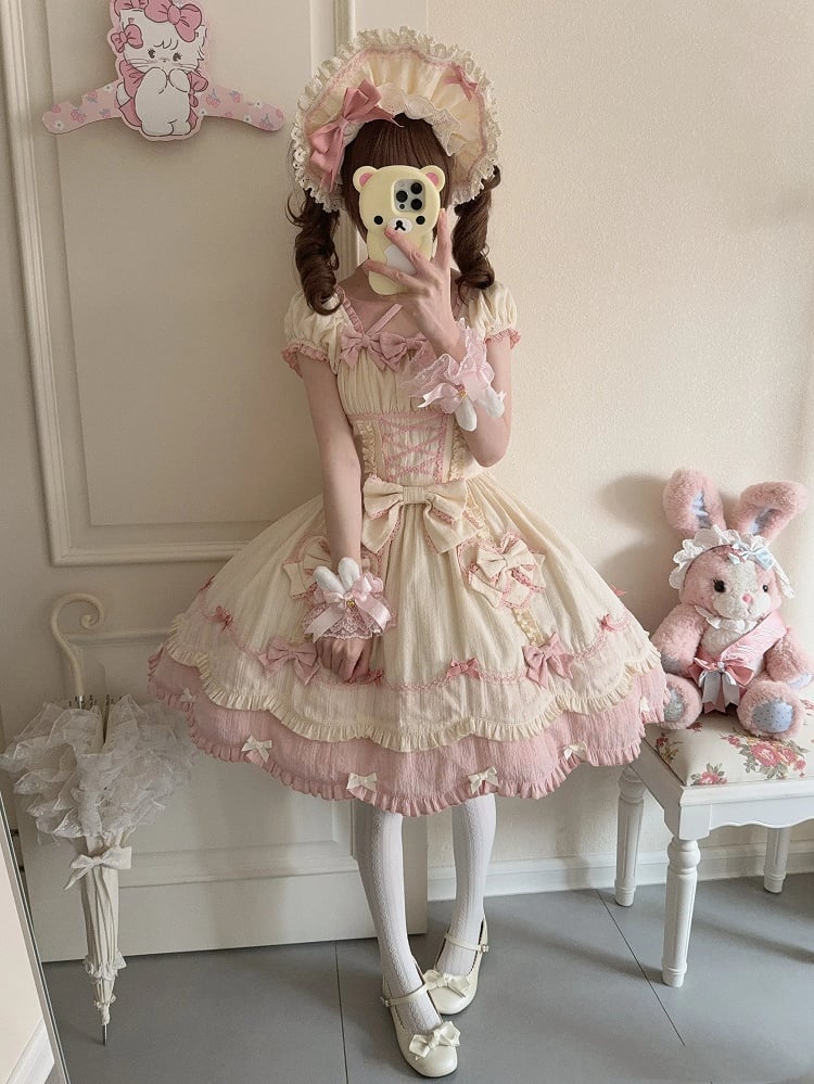 Gewellter Rand, Scool Lolita-Baumwolle, gelber Rock, Akzente, rosa Kleid und Schleife, alte Borte