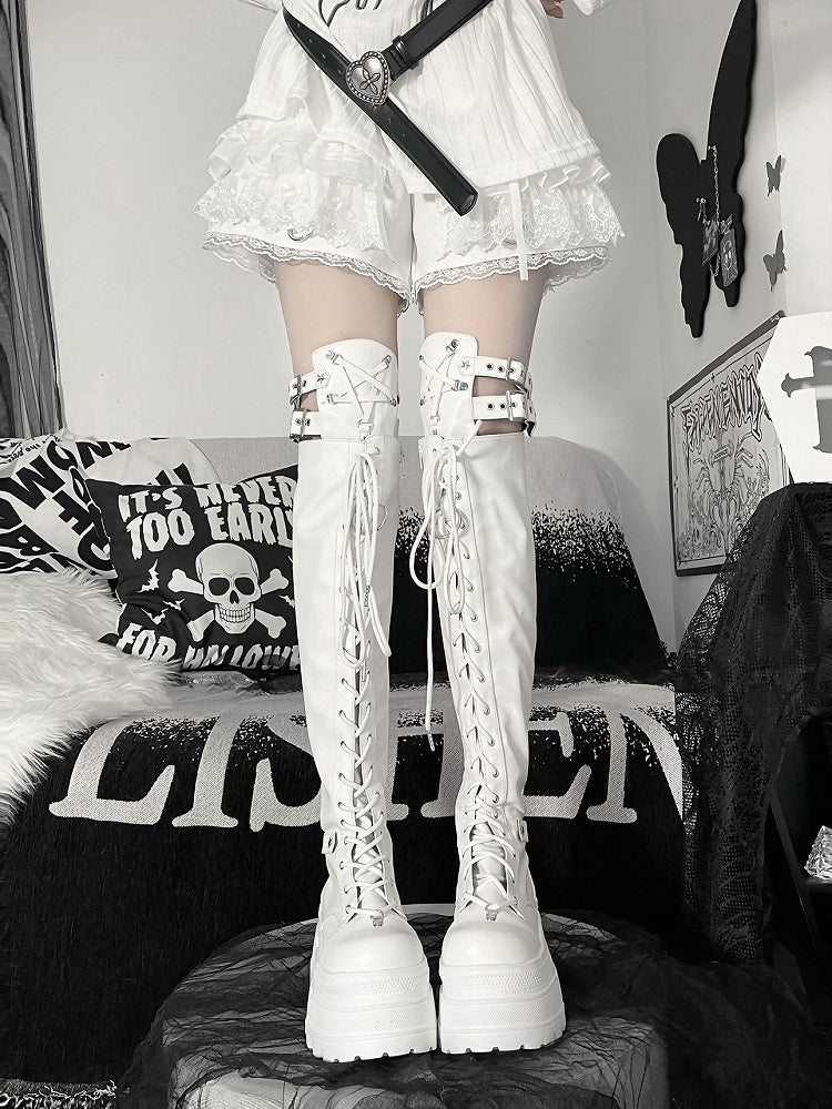 Y2K Mattweiße Punk-Stiefel mit Sternriemendetails und oberschenkelhoher Plateausohle