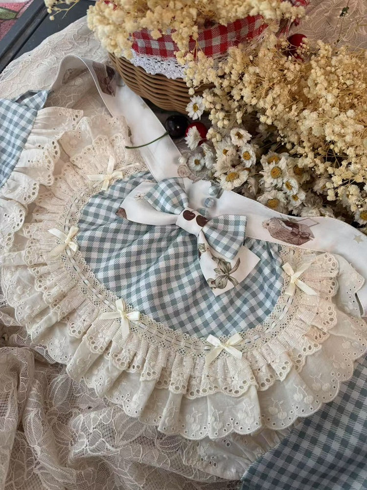 White Pattern Gingham / Green Red Apron