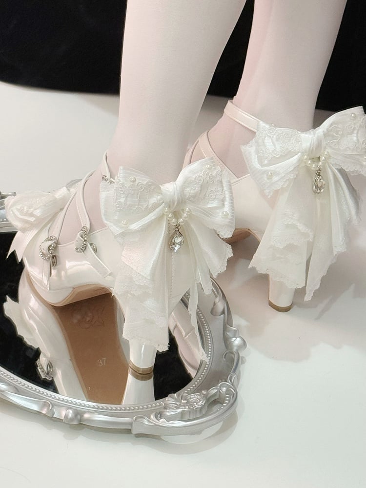 High Crisscross Heart Top White at Bow Buckle Heels Design