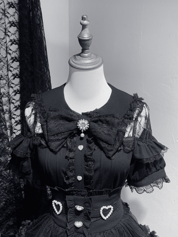 Bluse Kei Jirai Weiß / Knöpfe mit schwarzem Herz