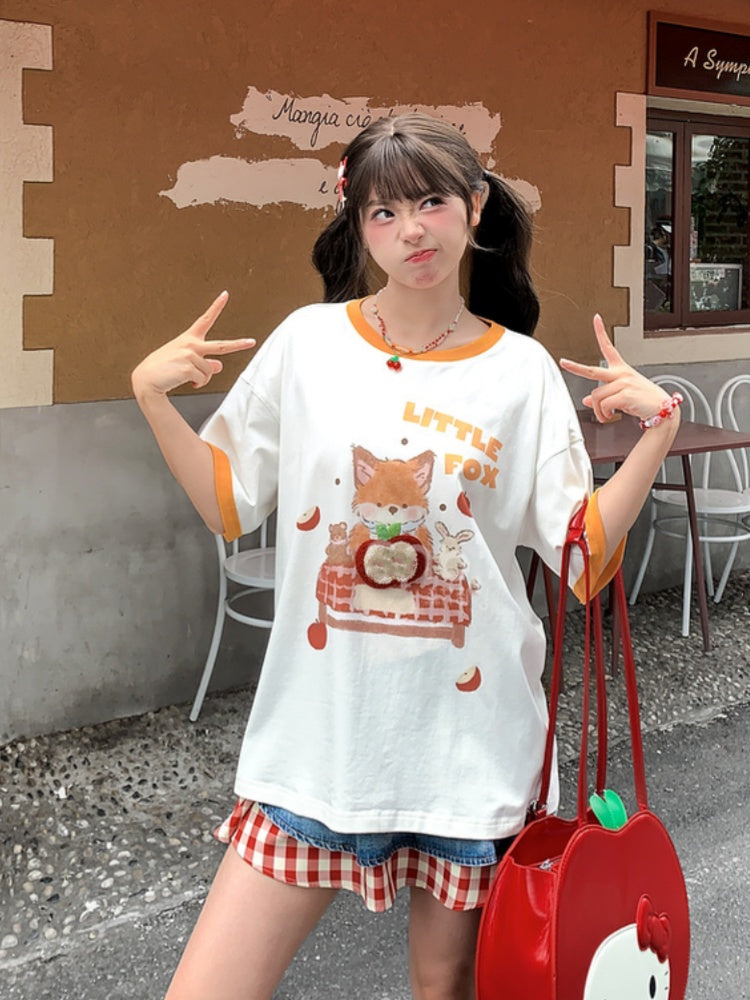 White Cartoon Fox Print Long Version T-Shirt with Apple Brooch