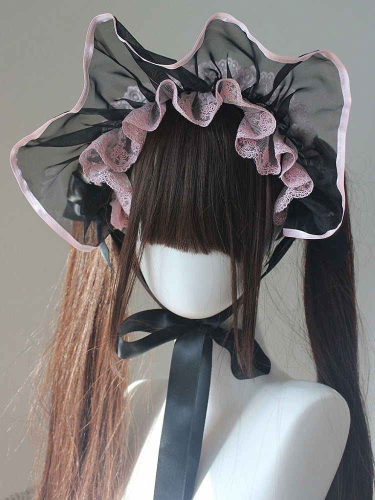 Bonnet en organza noir avec bordure en dentelle