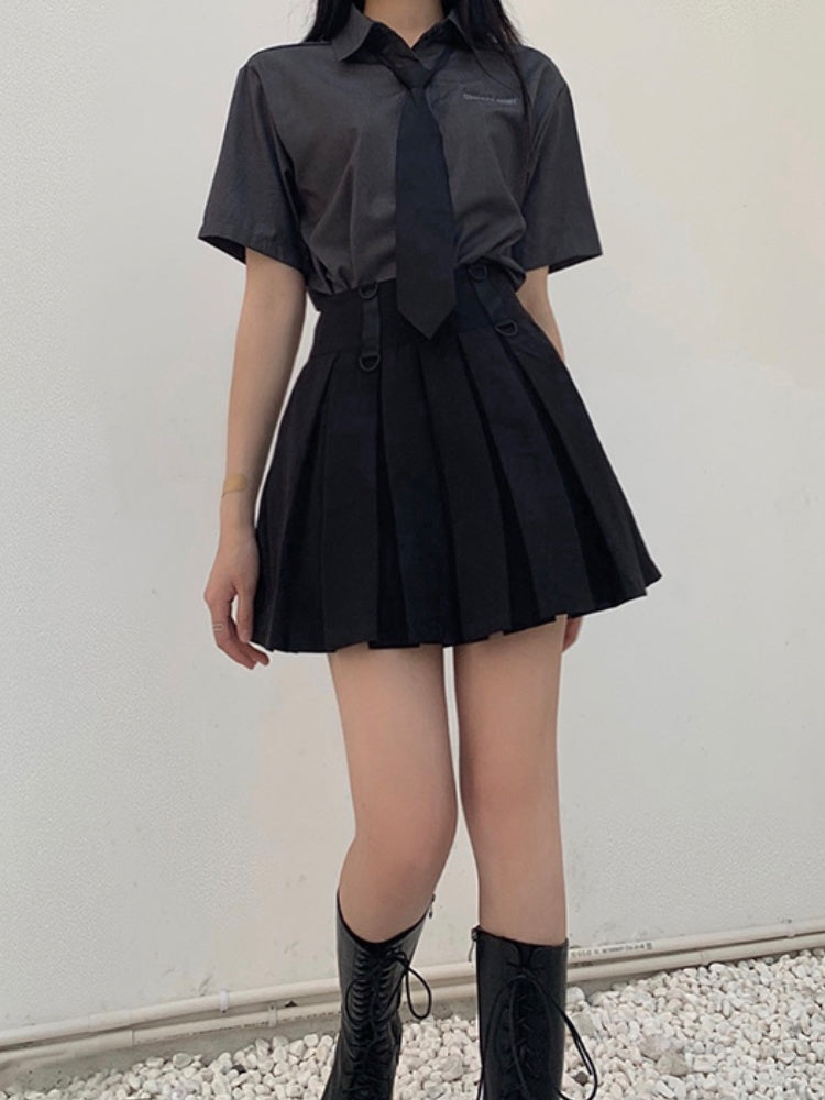 Graues adrettes JK-Uniformhemd mit Krawatte
