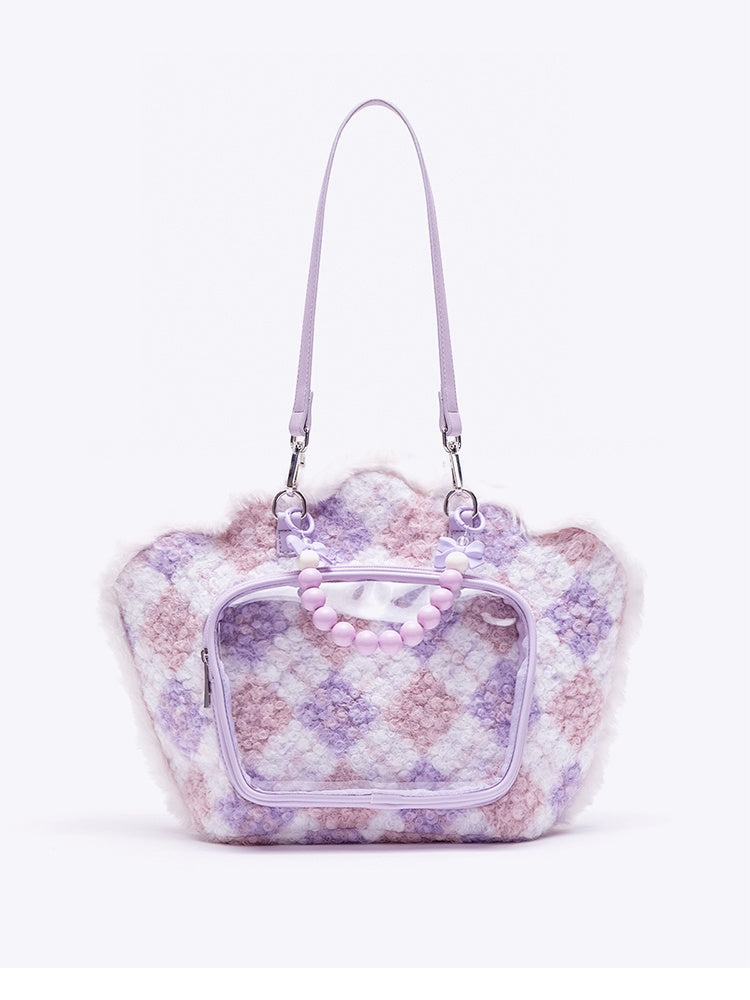 Lilafarbener Plüschrucksack in Muschelform mit Perlenkette