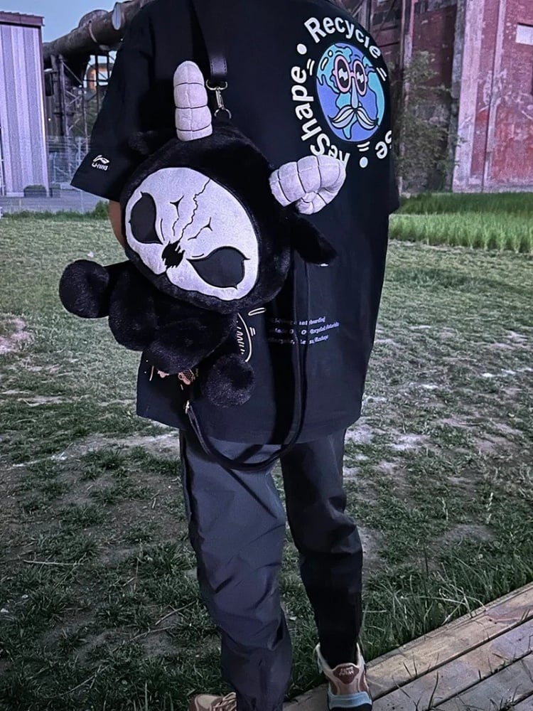 Schwarz-weißer Sensenmann Gothic Plüsch Rucksack