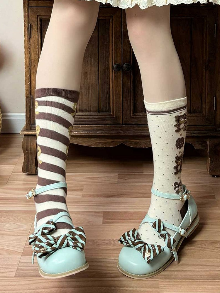 Gestreifte Schnallen am Herz-Schuh-Design Schleife Lolita Top Crisscross Grünbraun Muster