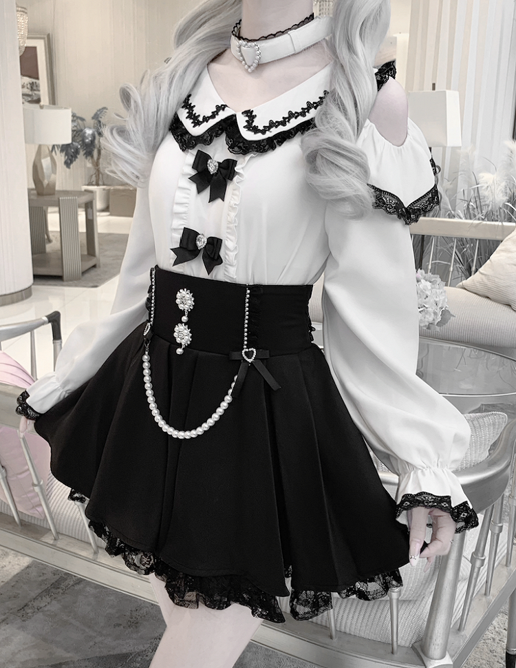 Detachable Trim with Design Lace Black Blouse Jirai Kei Peter Pan Collar Cutout Shoulder Contrast White Choker