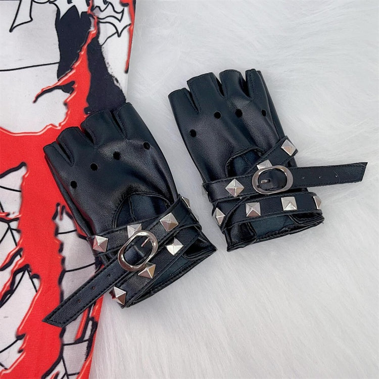 PU-Halbfingerhandschuhe mit Punk-Nieten und überkreuzten Riemen