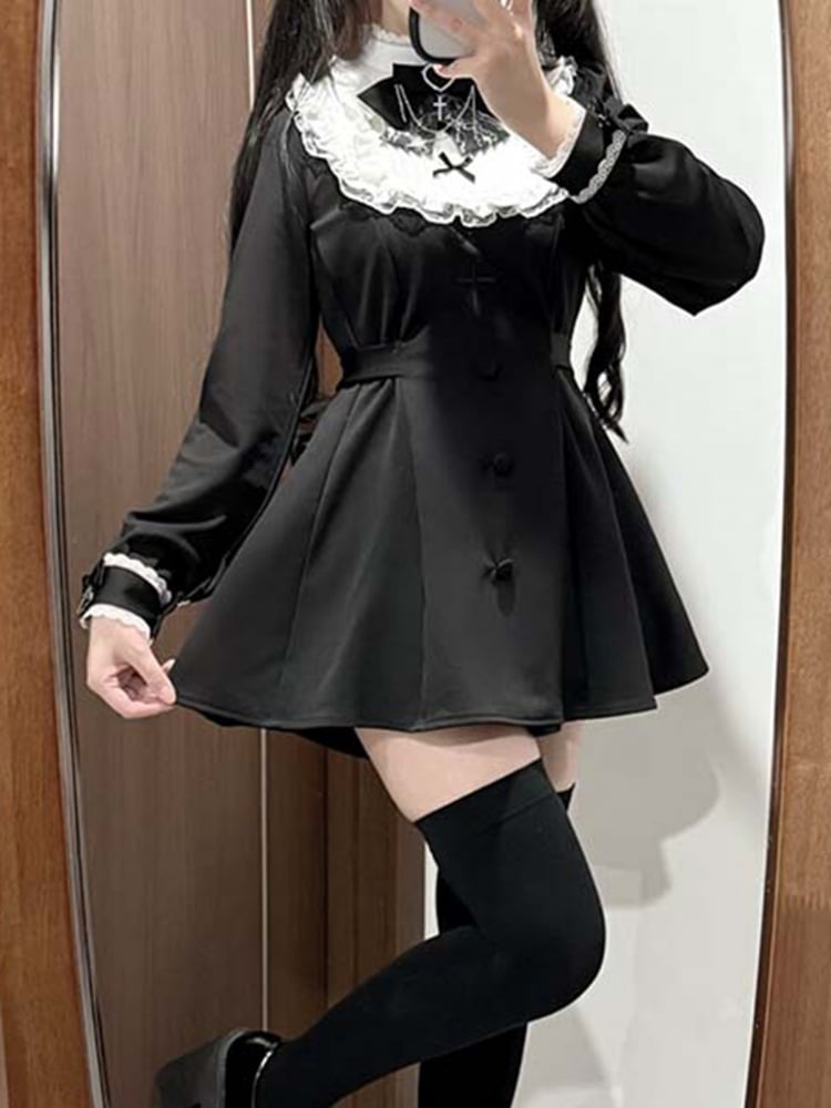 クロスレーストリムの蝶結びドレスショーツ、クロスチャームとチェーンの蝶ネクタイ