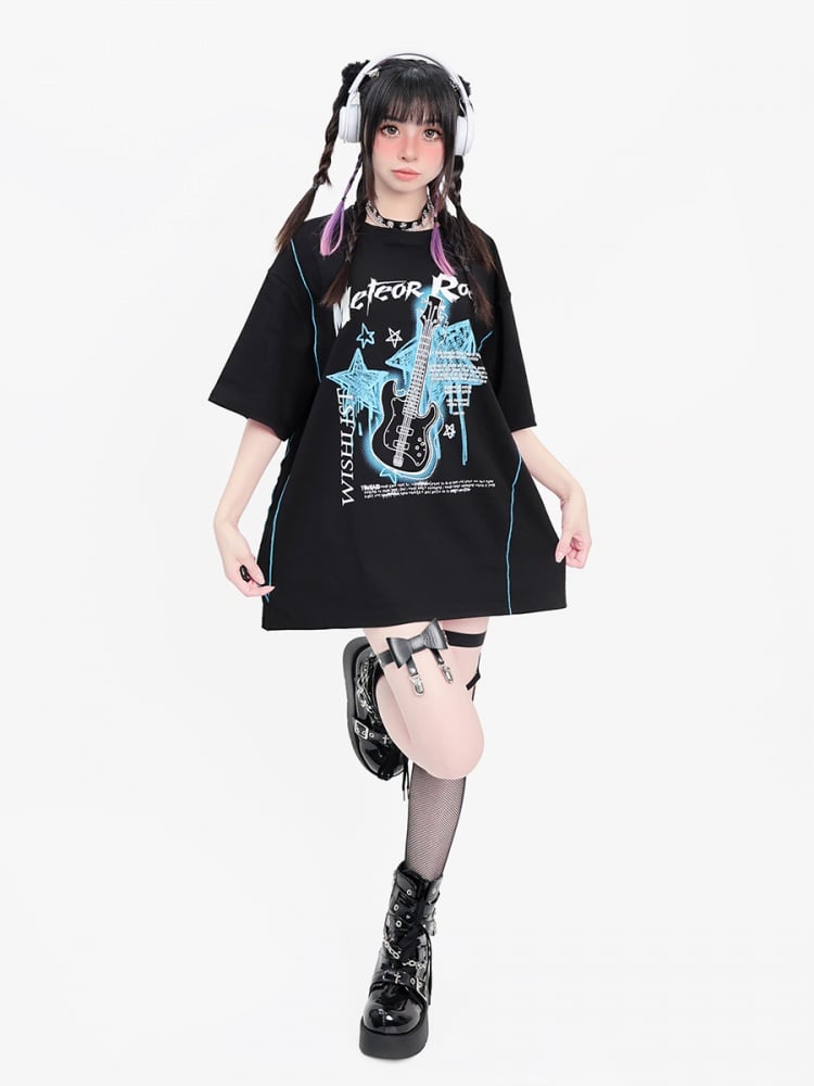 Schwarzes Punk-T-Shirt mit Gitarren- und Sternendruck