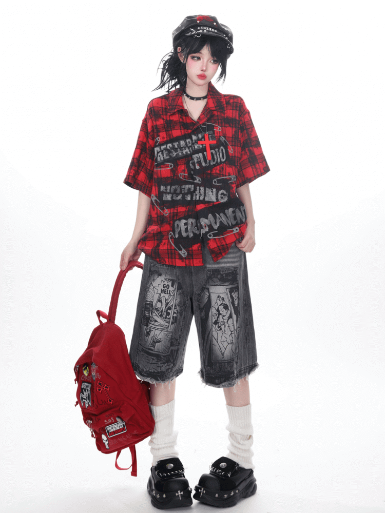 Dunkelgraue Jeansshorts mit offenem Saum und monochromem Comic-Print
