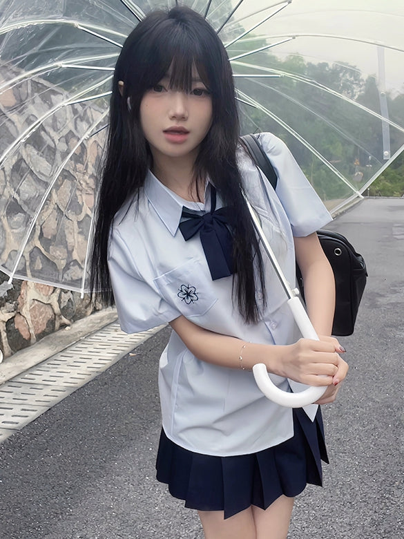 Preppy Sakura Shirt Stickerei Stil Weiß/Grau/Blau
