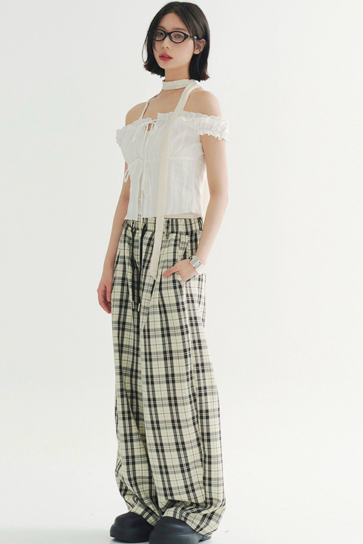 Lace-up top off-the-shoulder