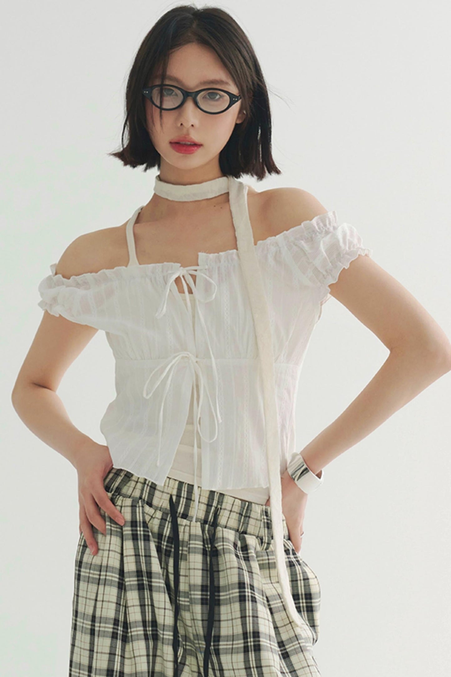 Lace-up top off-the-shoulder
