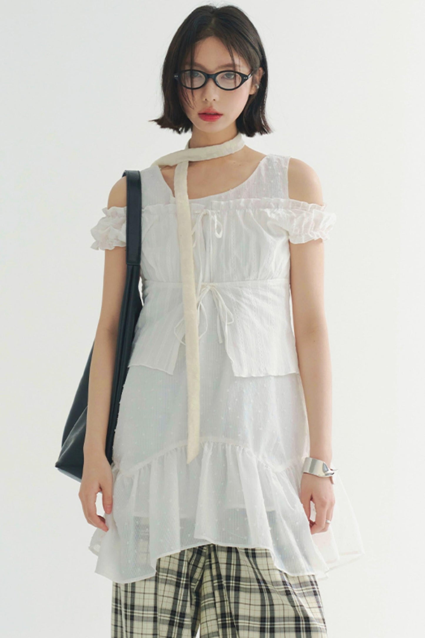 Lace-up top off-the-shoulder