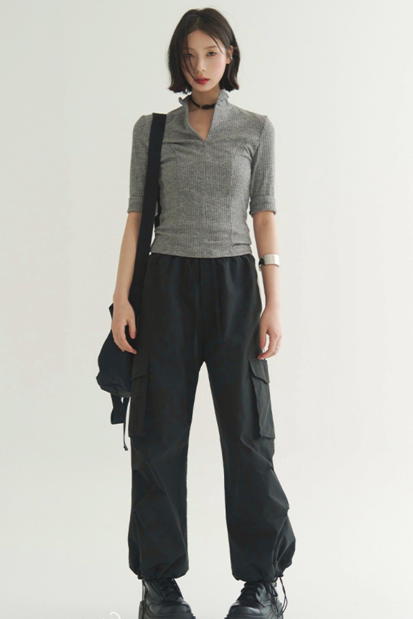 Loose-fit multi-pocket pants