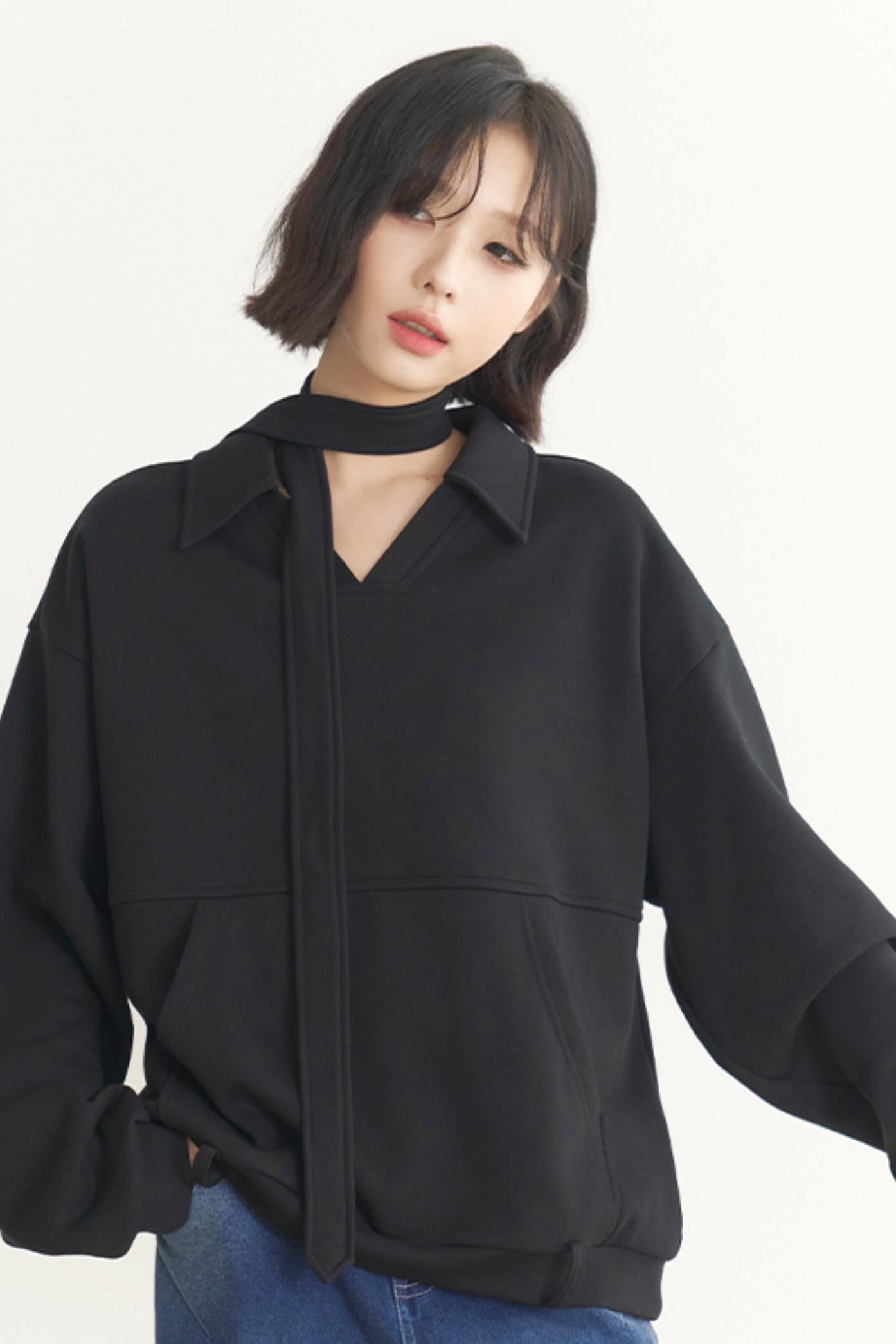 Museum Casual V-Neck Women's 2025 Collection Spring Gravity Pullover