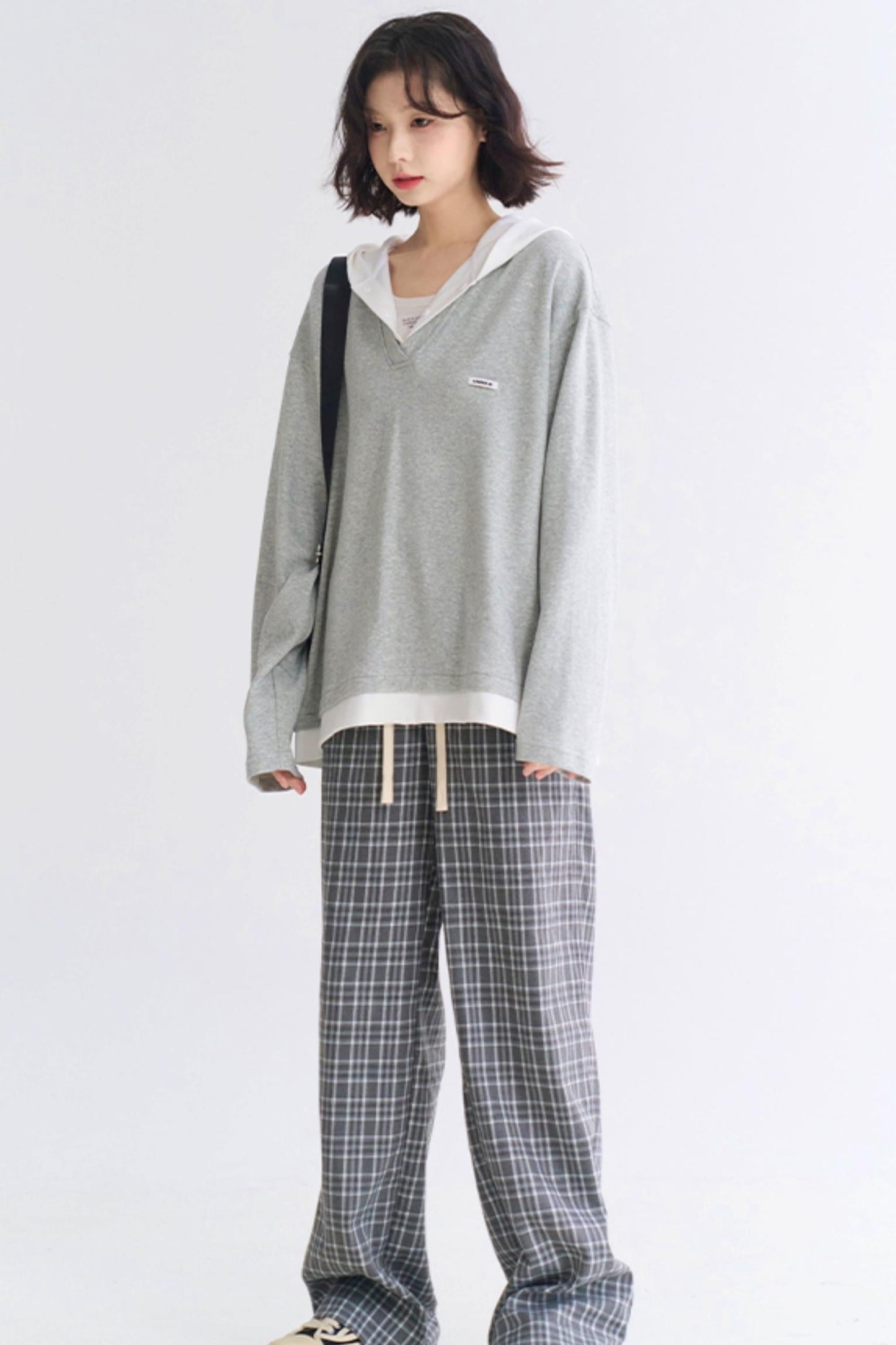Lässiges Sweatshirt mit V-Ausschnitt