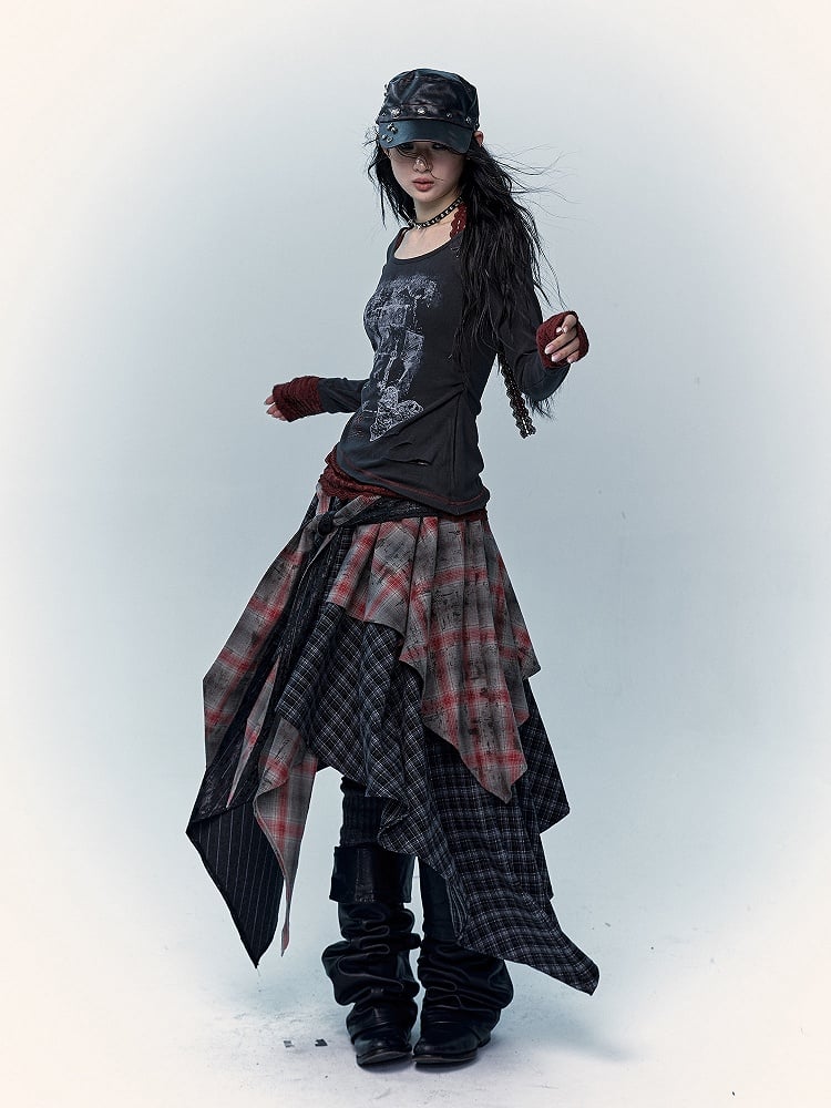 Schwarz-rot karierter Rock mit Taschentuchsaum im Used-Look