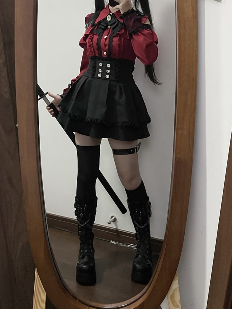 ダークレッドのハート型ボタン留めジライケイトップス(蝶ネクタイ付き)