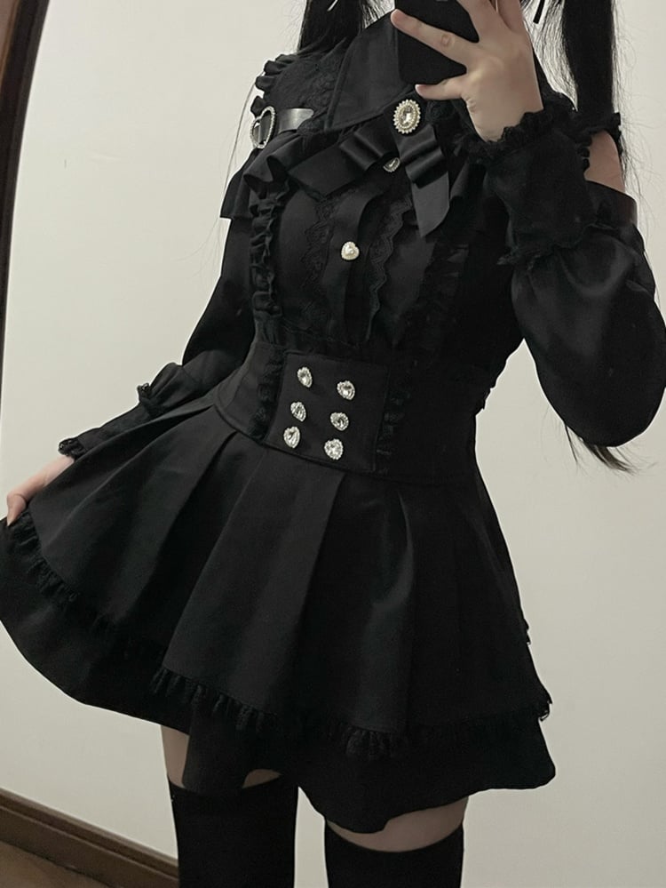 ブラックのスイートハートボタン留めカットアウトジライケイトップス(蝶ネクタイ付き)