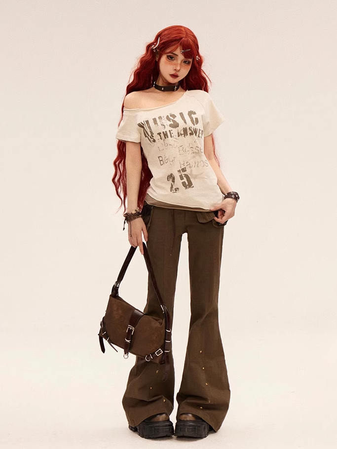 Asymmetrischer Ausschnitt Buchstabendruck Eng anliegendes T-Shirt Aprikose