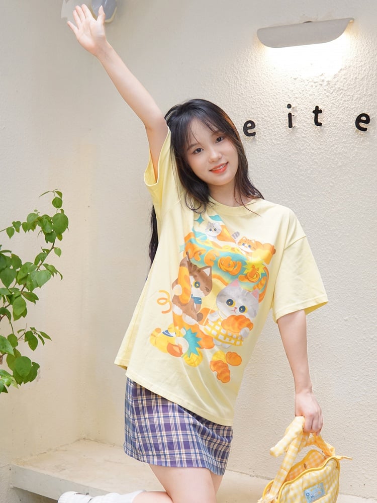 Gelbes T-Shirt mit süßem Kätzchen-Print