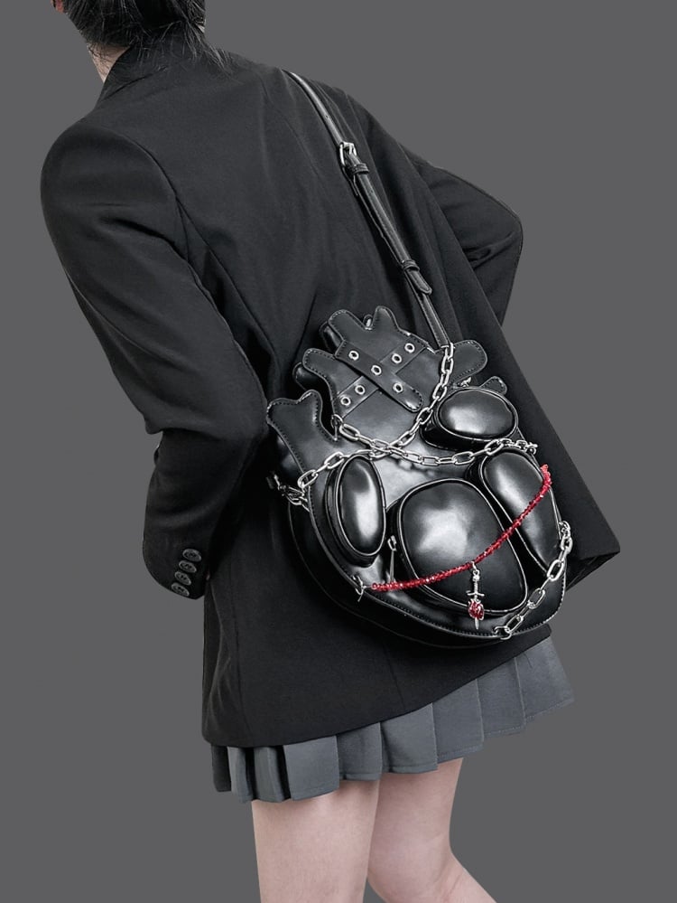 Schwarze Gothic-Herztasche mit Nietendetail und Kette