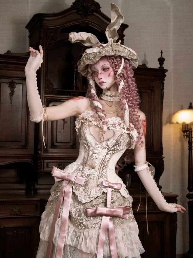 16-Bone – Shaper Silhouette Heart Corset Victorian-Inspired