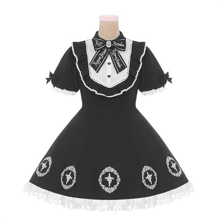 Robe croisée noire Jirai Kei à volants et bordure en dentelle avec traîne à gros nœud