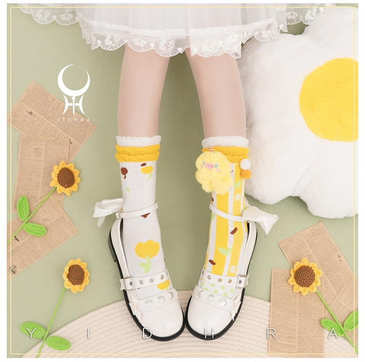 Süße Lolita-Socken mit niedlichem Plüschtier verziert