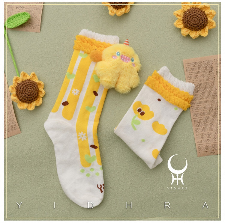 Süße Lolita-Socken mit niedlichem Plüschtier verziert