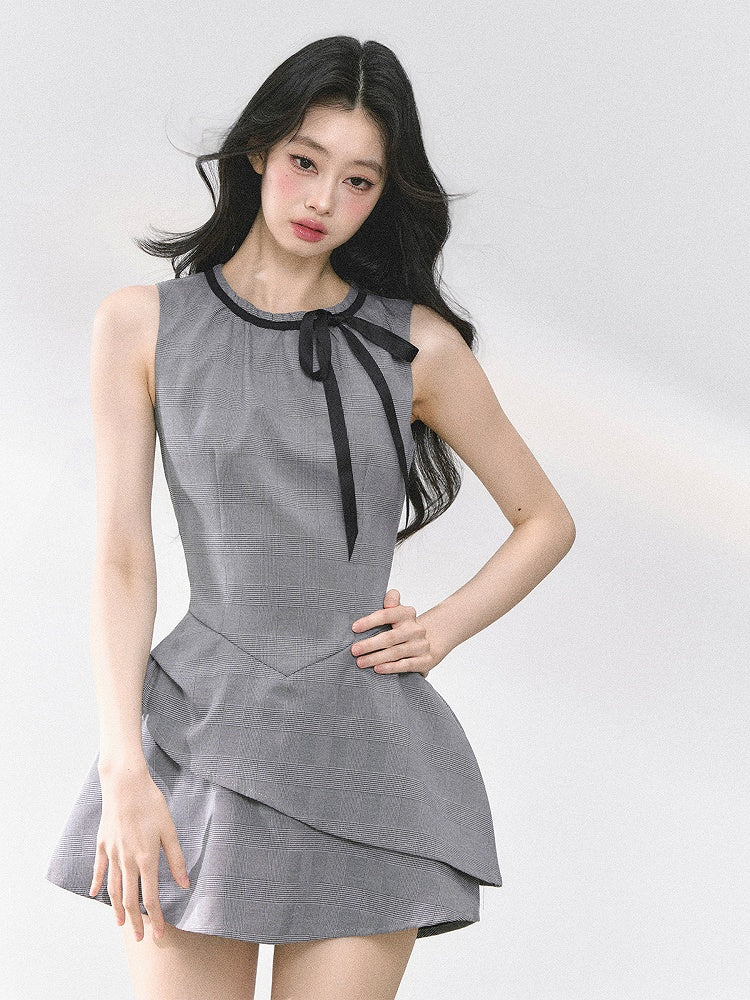 Sleeveless Dress Gray Basque Waist Self-tie Neckline Mini