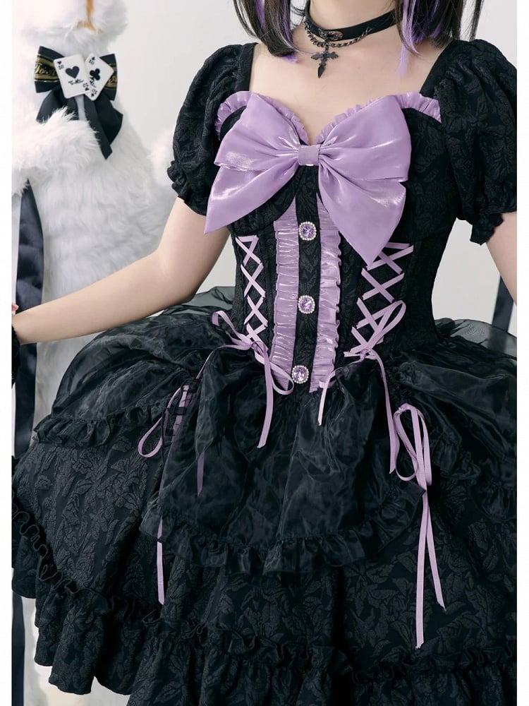 Schwarzes Jacquardkleid mit Schleife und herzförmigem Ausschnitt, Kordelzugrock