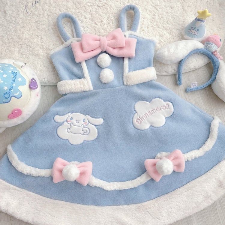 Blaues Winterkleid mit Pompom-Schleifen