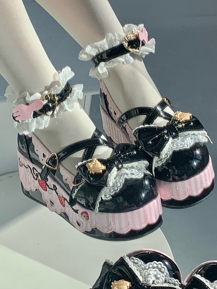 Details Berry-themed