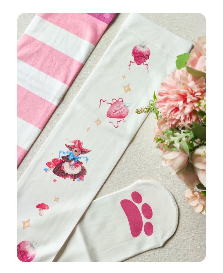 Bas au-dessus du genou à rayures blanches et roses, imprimé fraise et lapin