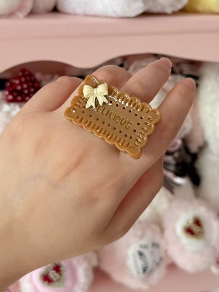 Bowknot Chocolate White/Brown Decorated Ring