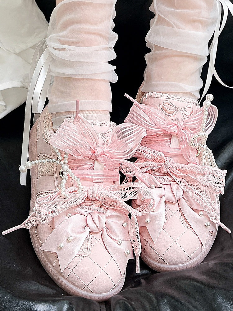 Schnür-Sneakers mit Schleife vorne, rosa Oberteil mit Perlen-Spitzenbändern