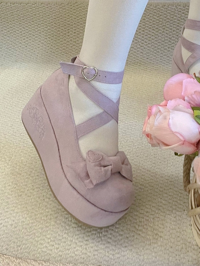 Herz Schuhe Crisscross Lila und Plattform Applique Design Akzent mit Schleife Süß