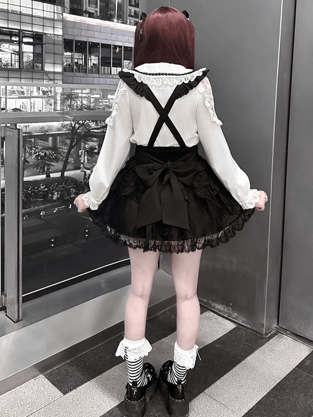 Chemise blanche Jirai Kei à col plat pointu et épaules en dentelle style mines terrestres