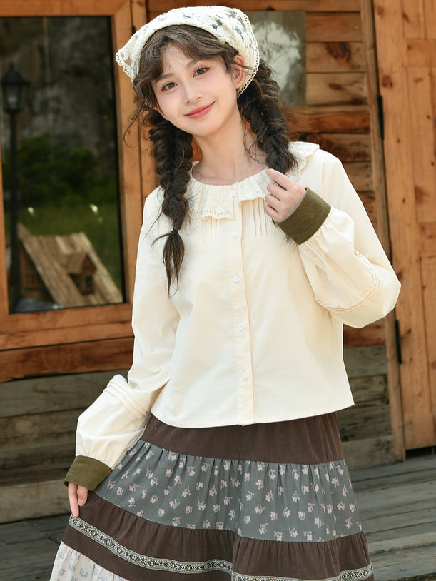 Aprikosenbluse mit Rundhalsausschnitt