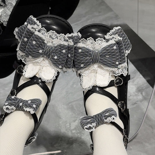 Mary – Herzförmige schwarze Zehenpartie mit runden Jane-Hasenohrschnallen und Polka-Schuhen mit Schleifen und niedrigem/mittlerem Absatz