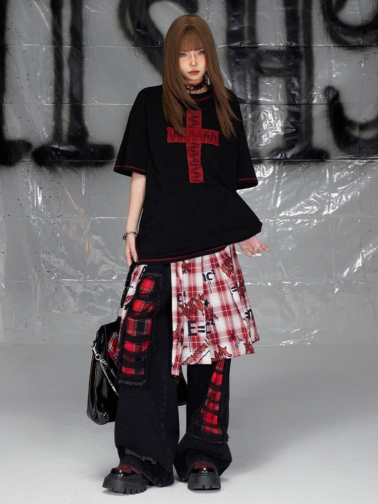 T-shirt col rond à motif croix noire