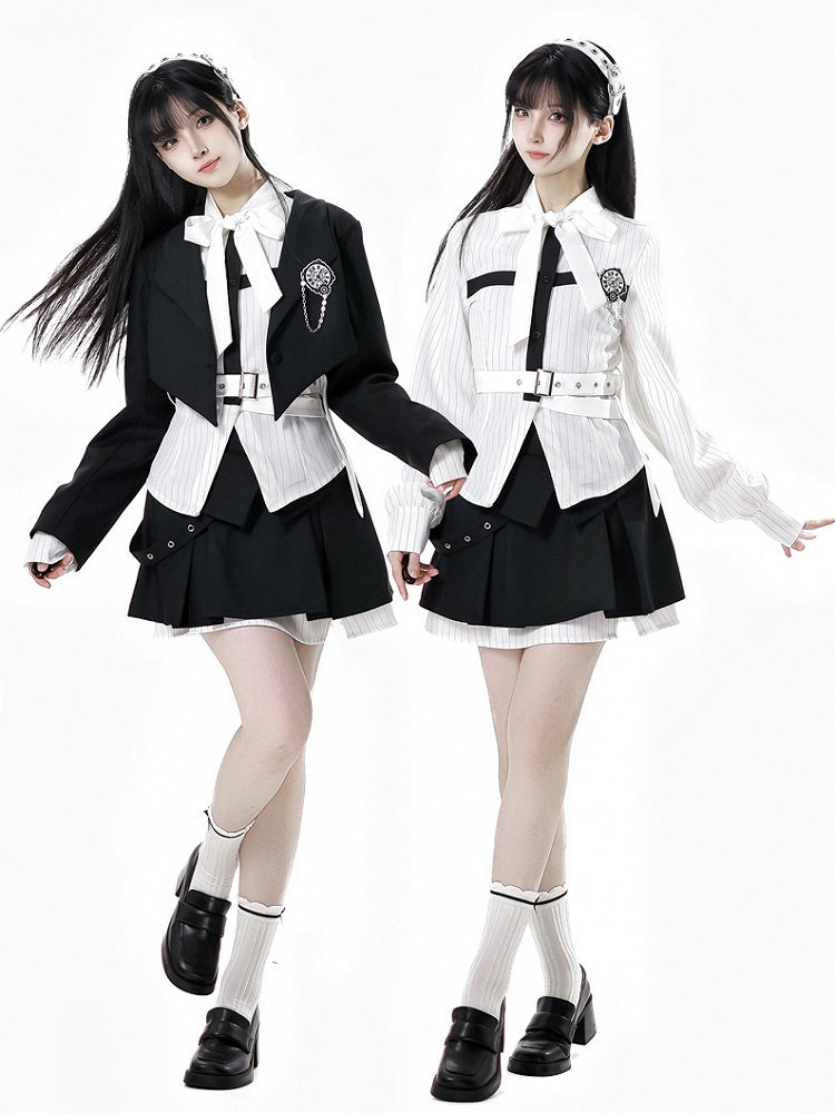Blazer with Detachable Butterfly Clock Brooch Black Cropped Curved Hem Preppy
