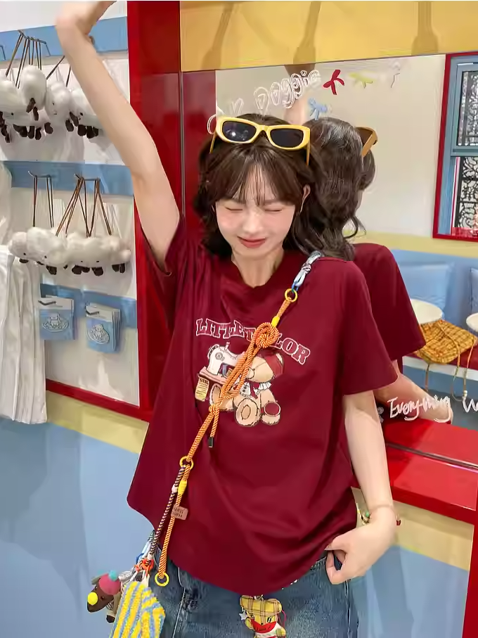 Neck Loose Cartoon Bear Print Wine Red Round T-shirt