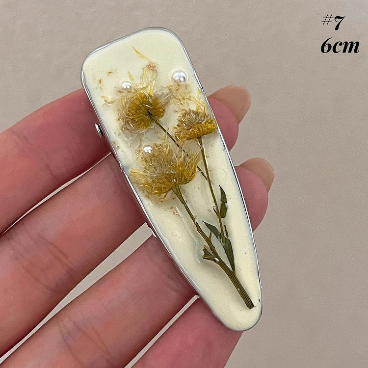 油絵風の花柄ヘアクリップ