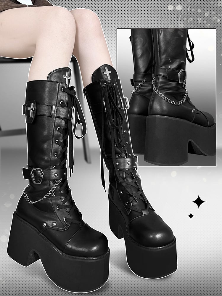 Schwarze Gothic Lolita Plateaustiefel mit Sargschnallenriemen und Kreuzverzierung
